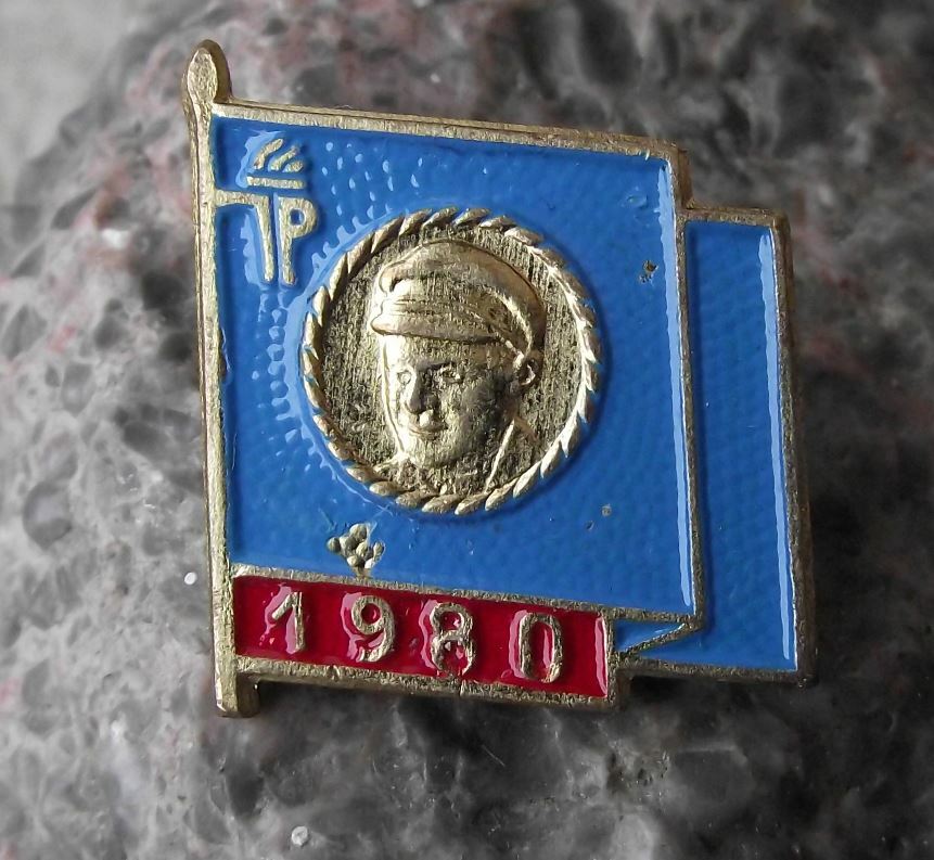 1980 Ernst Thalmann Pioneer Organisation DDR East Germany Blue Flag Pin Badge - Badgecrazy
