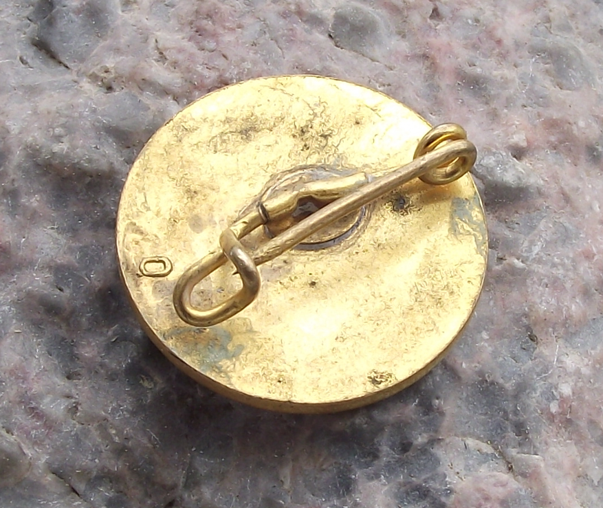 Vintage France French Czechoslovakia Czech Association Kissing Student Pin Badge - Badgecrazy