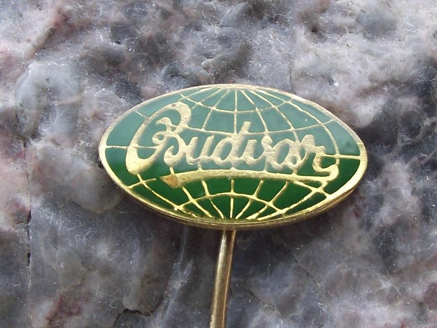 Budvar Original Czech Budweiser Brewery Pivovar Lager Beer Pin Badge Green - Badgecrazy