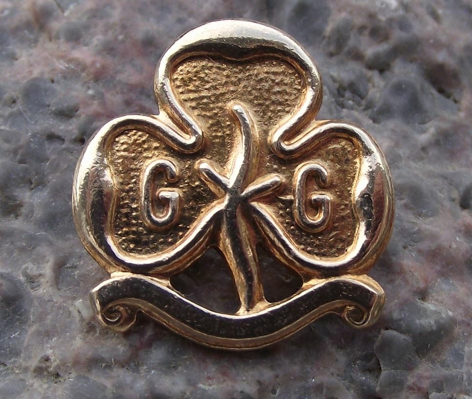 Antique Girl Guides Association of Great Britain Trefoil Membership Pin Badge - Badgecrazy