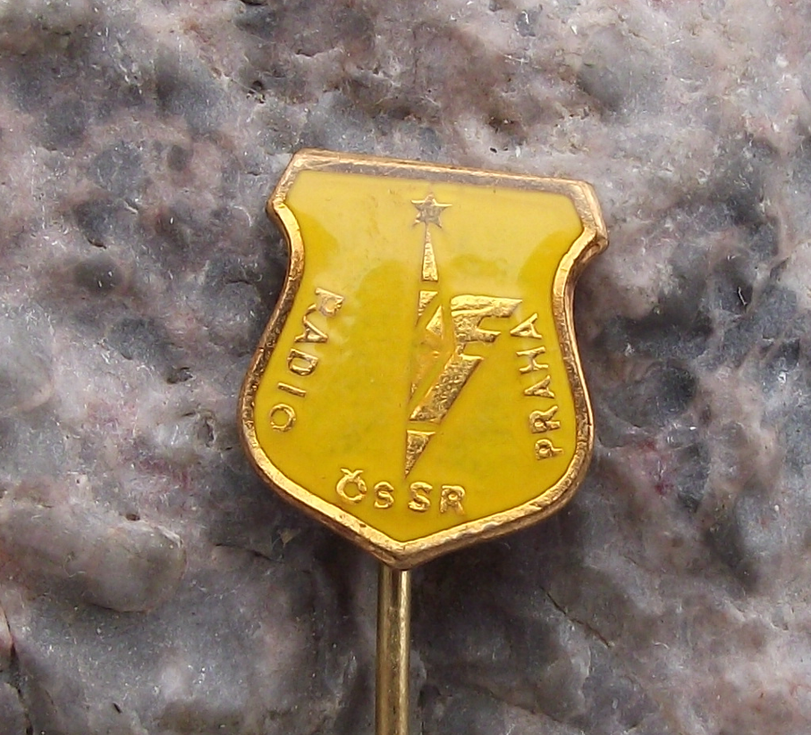 Radio Prague Praha Czechoslovakia CSSR Broadcasting Tower Mast Shield Pin Badge - Badgecrazy