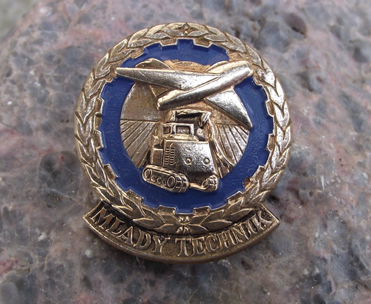 Young Technician Czechoslovakia Youth Pioneer Mig Jet Tractor Award Pin Badge