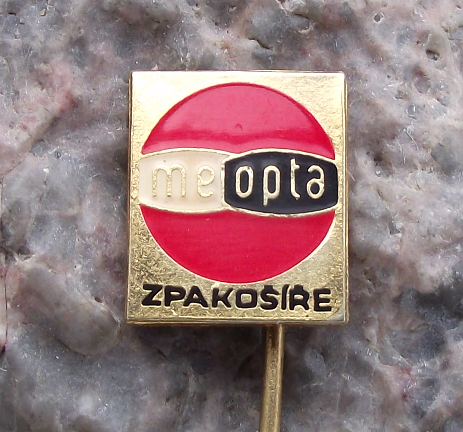 Meopta Stereo Optical Camera Firm Slovakia Red Circle Gold Field Logo Pin Badge - Badgecrazy