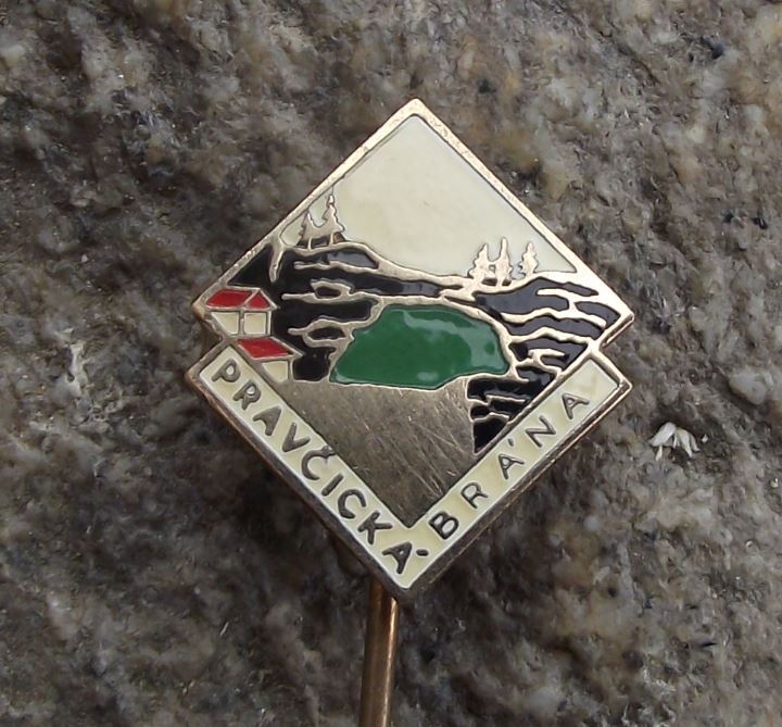 Antique Prebischtor Pravnicka brana Rock Arch Czech Republic Souvenier Pin Badge - Badgecrazy