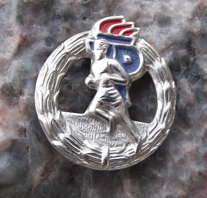 Vintage Thalmann Pioneer Organisation German Youth Athletic DDR Award Pin Badge - Badgecrazy