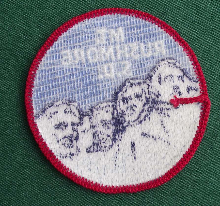 1980s Mt Mount Rushmore South Dakota Presidents of America Sew on Clothes Patch - Badgecrazy
