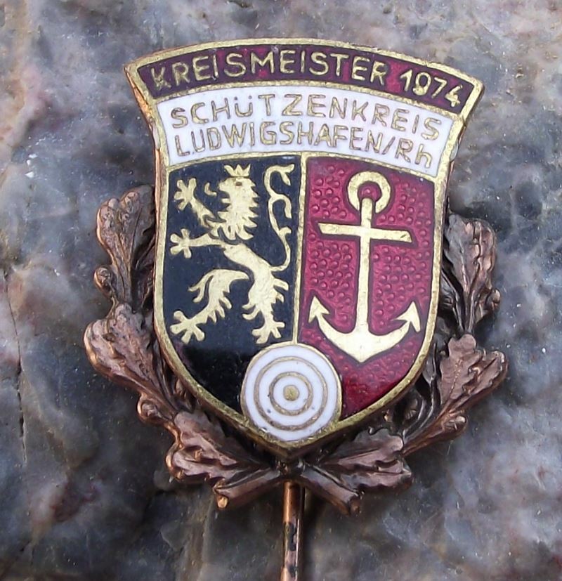 1974 Ludwigshafen German Shooting Competition District Champion Bronze Pin Badge - Badgecrazy