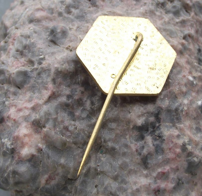 1975 Ski Flying Jumping Downhill Tatra Cup Competition FIS Slavic Cup Pin Badge - Badgecrazy