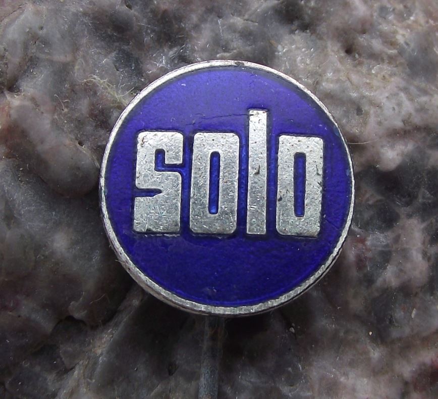 Antique Solo Kleinmotoren GmbH Aircraft Engines Misters Blowers Motors Pin Badge - Badgecrazy