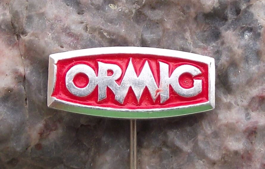 Vintage Ormig Fork Lift Trucks Cranes Lifters Company Pin Badge - Badgecrazy