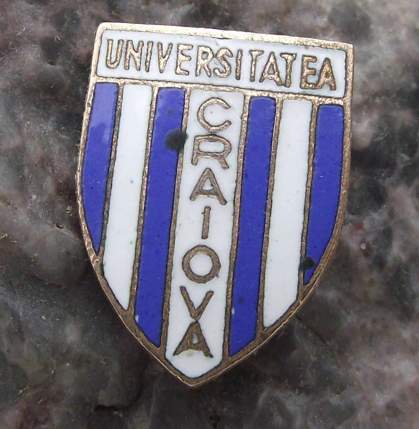 Antique CS Universitatea Craiova Romania Soccer Football Club Crest Pin Badge - Badgecrazy