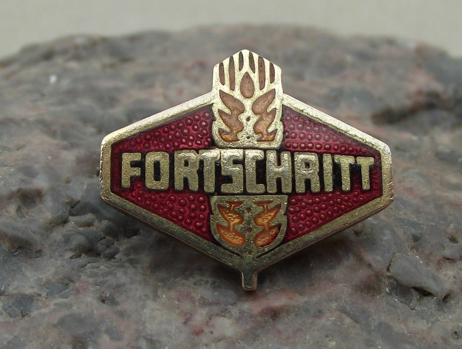Antique Fortschritt East German DDR Combine Harvester Tractor Farming Pin Badge - Badgecrazy
