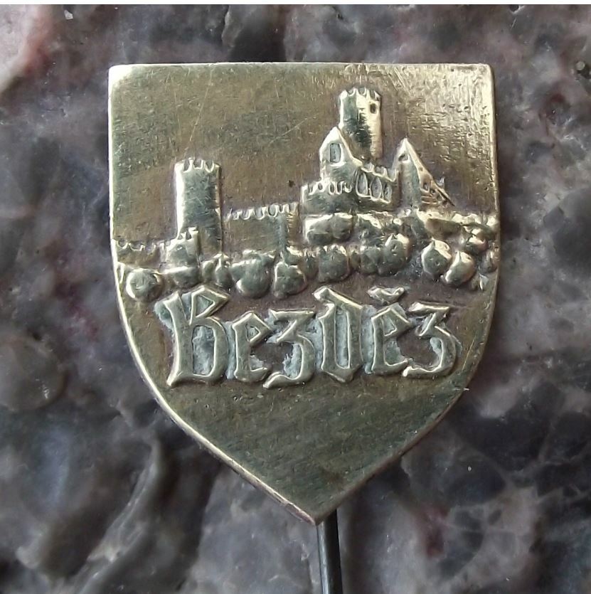 Vintage Bezdez Gothic Castle Czechoslovakia Tourist Souvenier Visitors Pin Badge - Badgecrazy