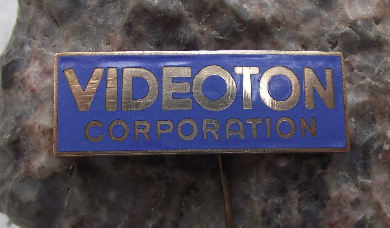 Videoton Corporation Hungary Electronics Computer Company Advertising Pin Badge - Badgecrazy