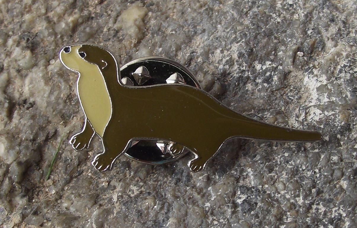 North American Otter Brooch Aquatic Furry Cute Mammal Protection Pin Badge - Badgecrazy