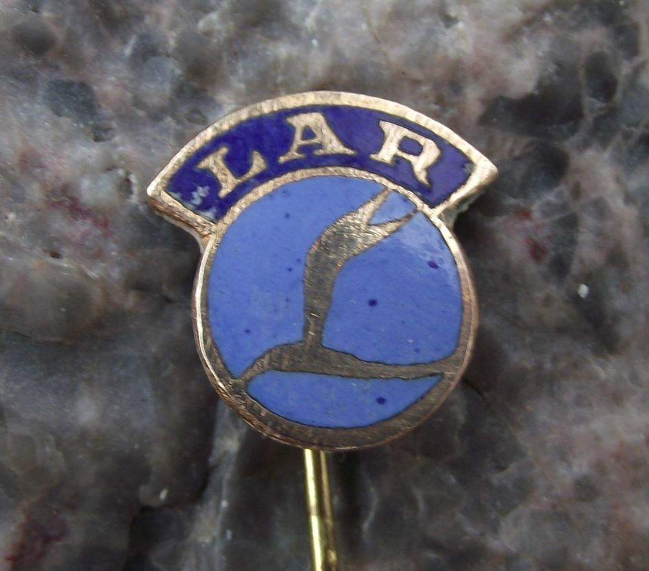 Vintage LAR of Romania Romanian Airlines Aircraft Airliner Tail Logo Pin Badge - Badgecrazy