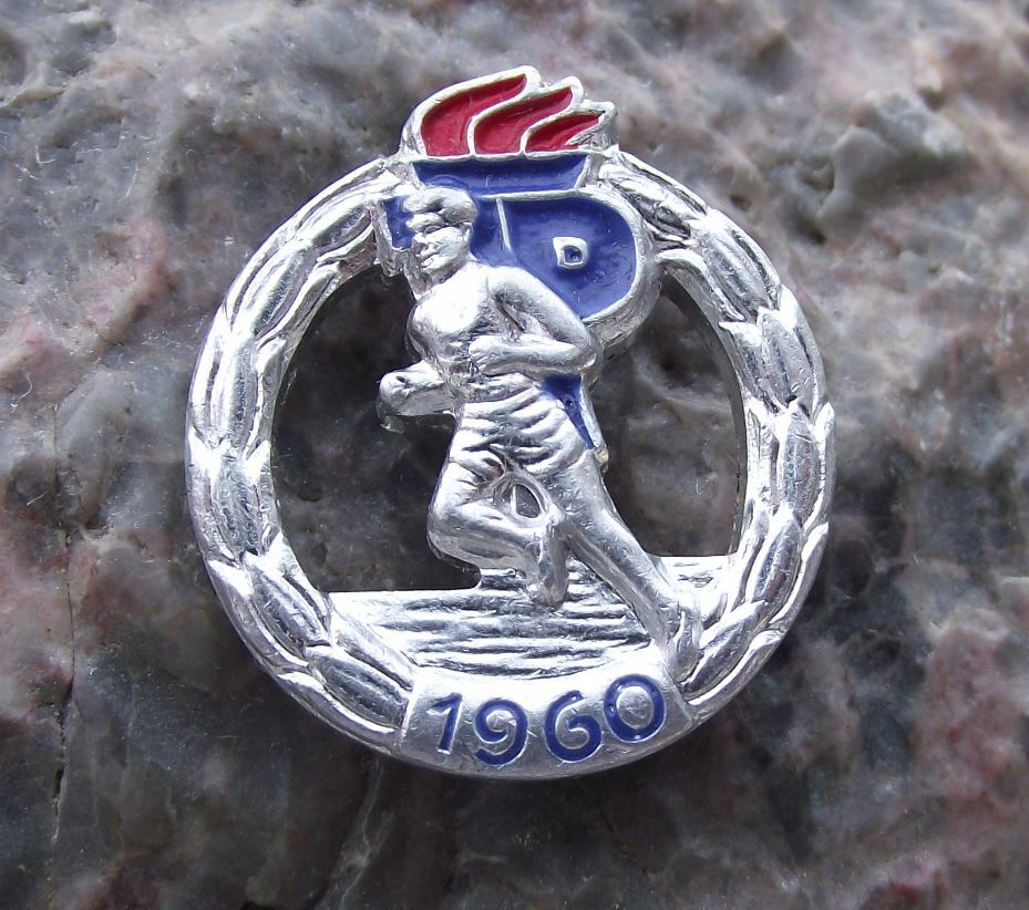 1960 Thalmann Pioneer Organisation Germany Youth Athletics Award DDR Pin Badge - Badgecrazy
