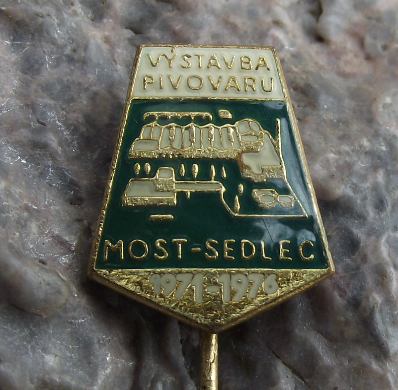 1976 Most Sedlec Czech Lager Beer Makers Exhibition Show Pin Badge - Badgecrazy