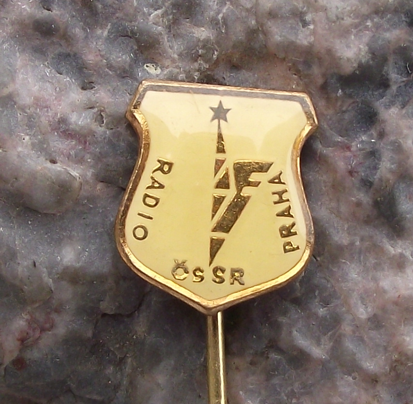 Radio Prague Praha Czechoslovakia CSSR Broadcasting Tower Mast Shield Pin Badge - Badgecrazy