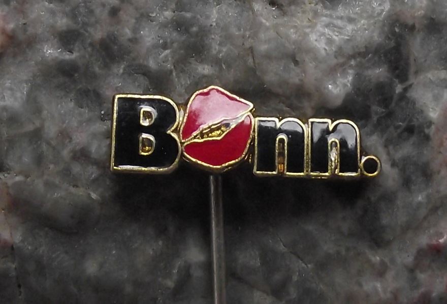 Bonn Former Capital of East Germany DDR GDR German Tourist Lips Kiss Pin Badge - Badgecrazy