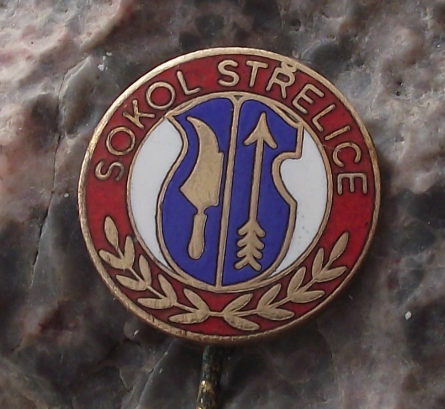 Vintage Sokol Strelice Czehoslovakia Sports Club Football Arrow Pin Badge - Badgecrazy