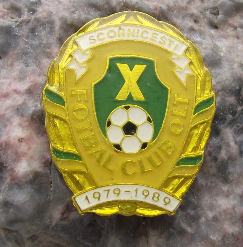 1989 FC Olt Scornicesti Romania Romanian Soccer Football Shield Crest Pin Badge - Badgecrazy