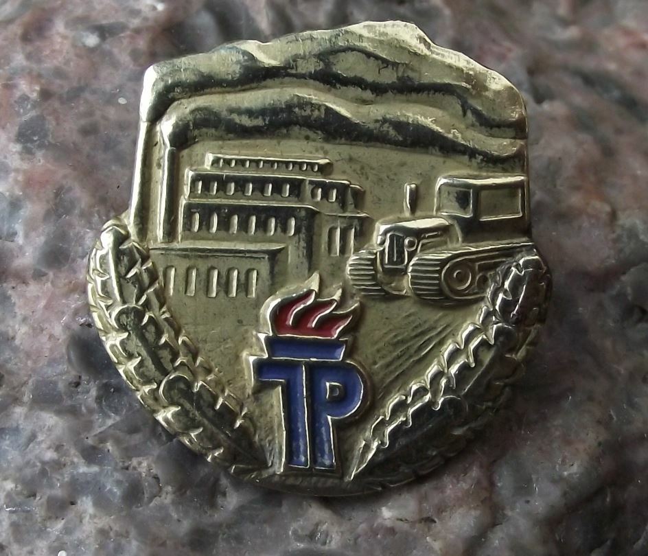 Thalmann Pioneer Youth Organisation Smoking Factory Chimney & Tractor Pin Badge - Badgecrazy