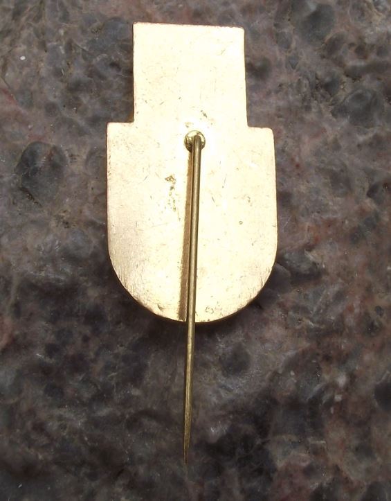 1986 Czechoslovakia Boxing Title Fight Usti nad Labem Glove Lion Pin Badge - Badgecrazy