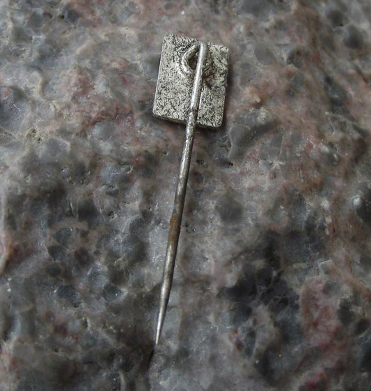 Vintage VEB Motorenwerk Cunewalde East German Diesel Engines DDR GDR Pin Badge - Badgecrazy