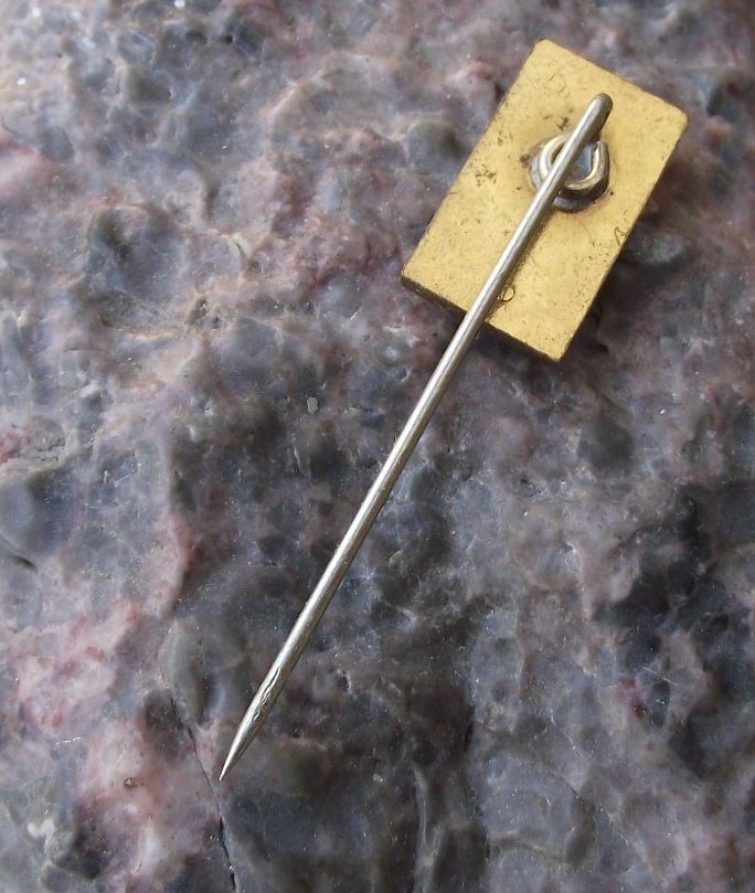 Antique Suhl The Weapons Gun Maker Weaponsmith Germany Town Statue Pin Badge - Badgecrazy