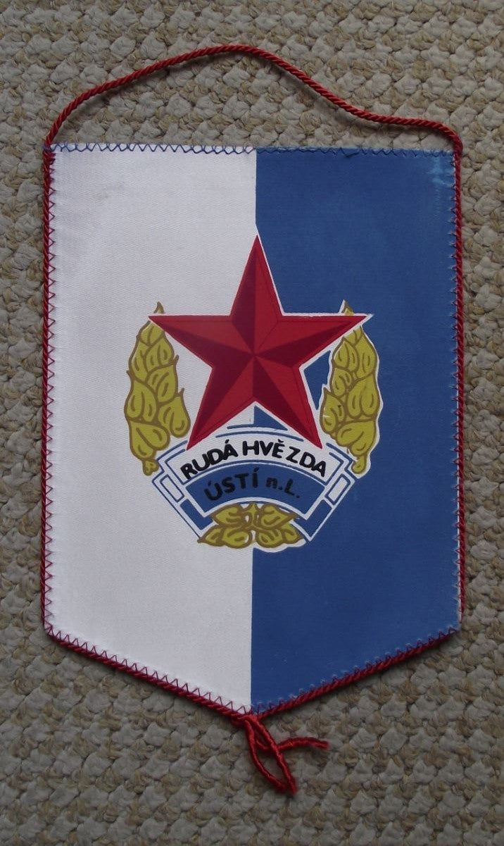 1978 Czechoslovakia Boxing Title Fight Usti nad Labem Glove Lion Pennant Flag - Badgecrazy