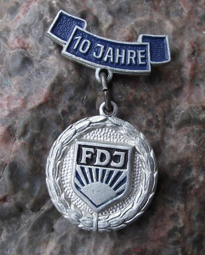 1956 FDJ Freie Deutsche Jugend East German DDR 10th Anniversary Medal Pin Badge - Badgecrazy