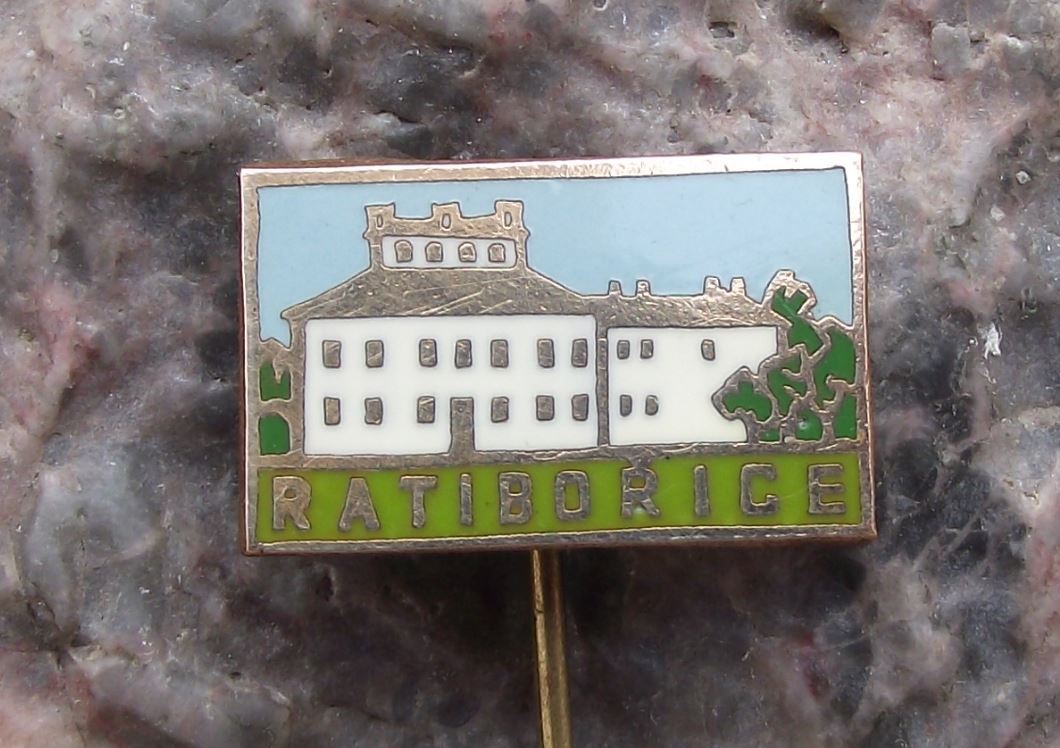 Ratiborice Chateau Castle Palace Czech Baroque Tourist Souvenier Pin Badge - Badgecrazy
