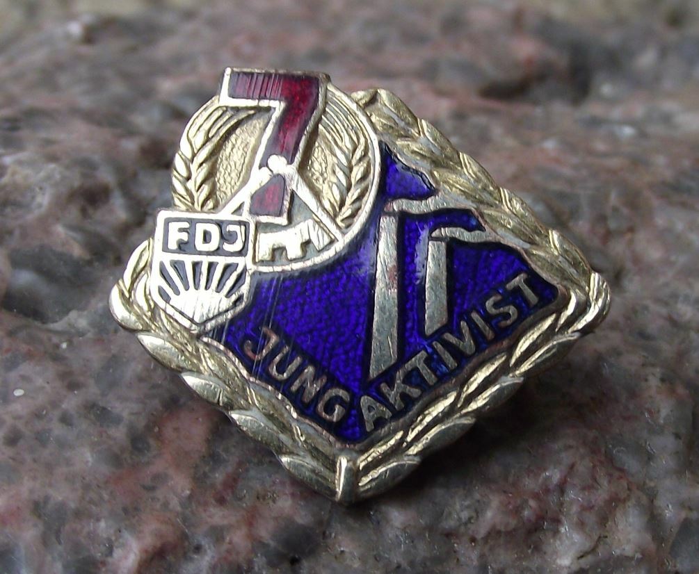 Vintage FDJ NAW Freie Deutsche Jugend East Germany Young Activist Pin Badge - Badgecrazy