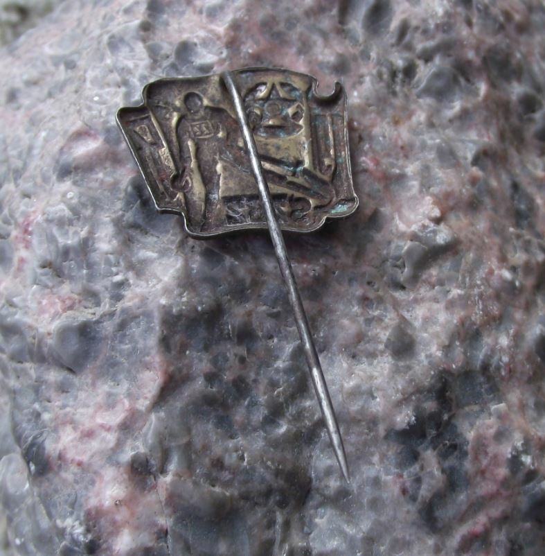 1953 Czechoslovak Paramilitary Army Military Exercises SZBZ Skiing Pin Badge