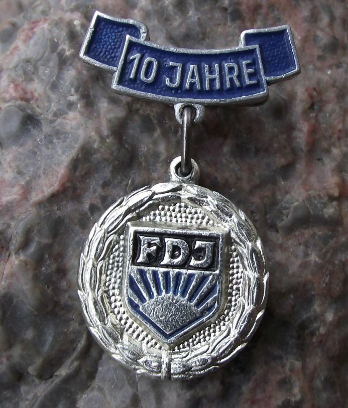1956 FDJ Freie Deutsche Jugend East German DDR 10th Anniversary Medal Pin Badge - Badgecrazy