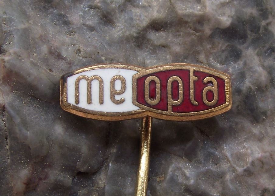 Vintage Meopta Czech Stereo Camera Company Optics Lenses Logo Pin Badge Red - Badgecrazy