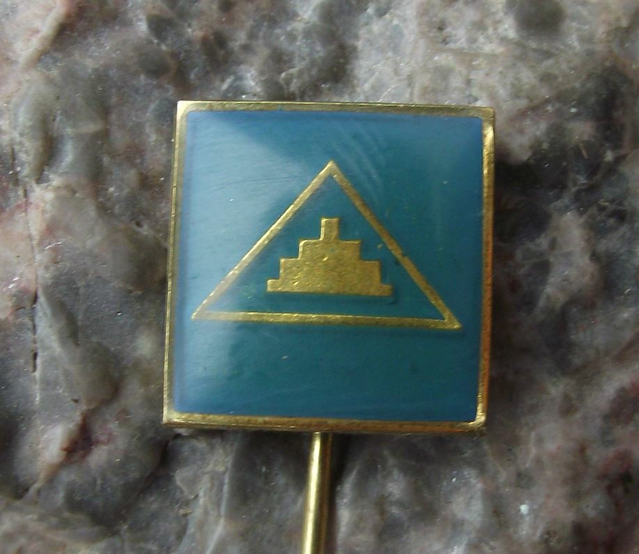Vintage Porsche Werkzeugbau VEB Formenbau Schwarzenberg DDR German Pin Badge - Badgecrazy