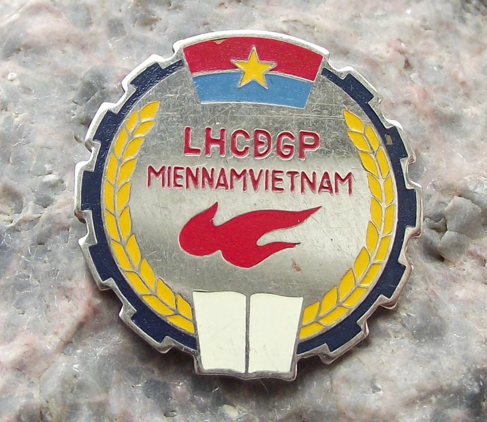 Vintage Battle of Dien Bien Phu Vietnam War Anti French Colonialism Pin Badge - Badgecrazy