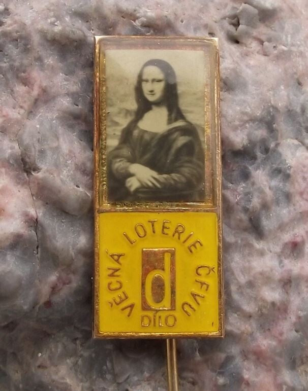 Vintage Mona Lisa Photographic Photo Print Czech Art Lottery Pin Badge - Badgecrazy