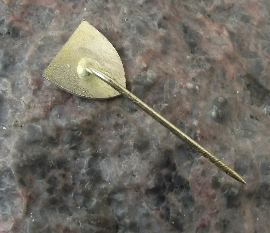 Vintage Kuks Kukus Spa Complex Northern Czechoslovakia Souvenier Pin Badge - Badgecrazy