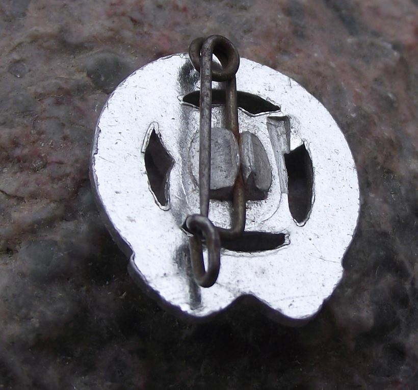 Antique DTSB East German DDR Central Sports Performance Class A Silver Pin Badge - Badgecrazy