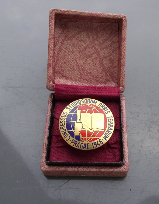 1946 Rare International Union of Students IUS Congress Numbered 275 Pin Badge