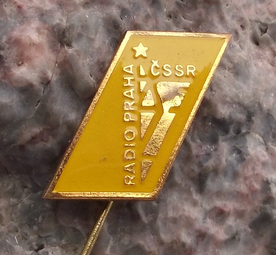 Radio Prague Praha Czechoslovakia CSSR Broadcasting Tower Mast Logo Pin Badge - Badgecrazy
