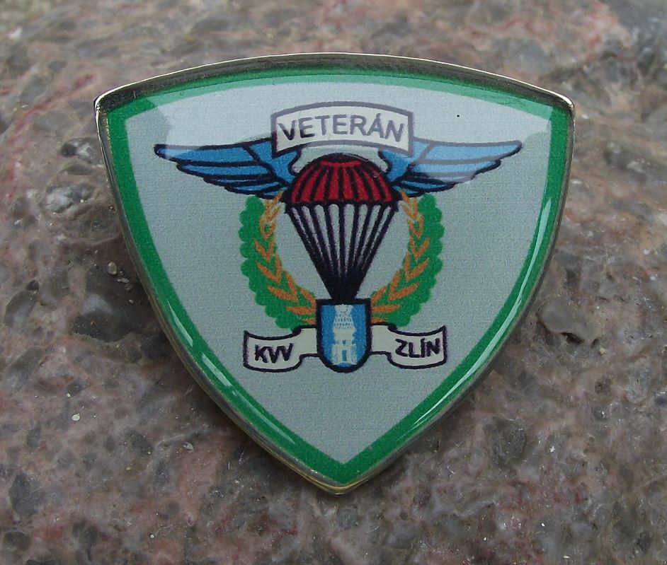 Czechoslovakia Czech Parachute Parachutist Veteran Army Command Zlin Pin Badge - Badgecrazy