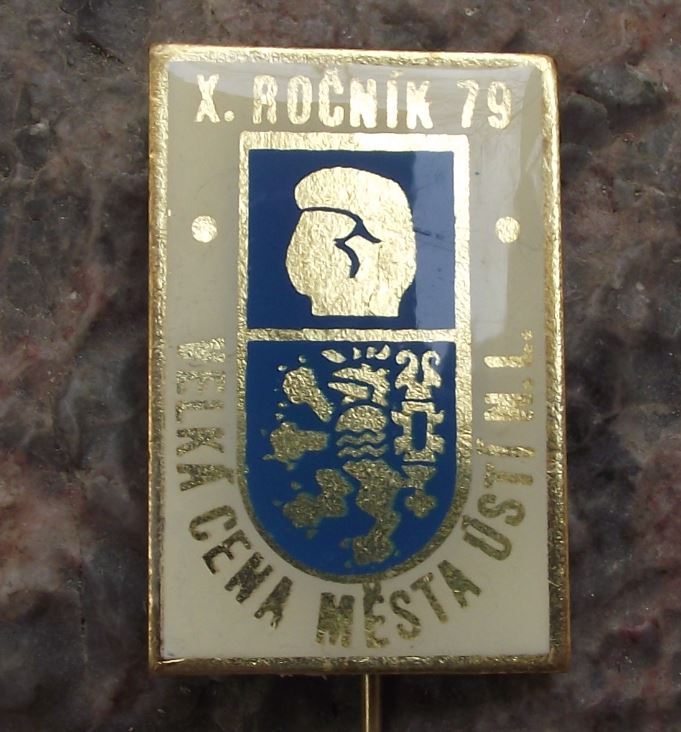 1979 Czechoslovakia Boxing Title Fight Usti nad Labem Glove Lion Pin Badge - Badgecrazy