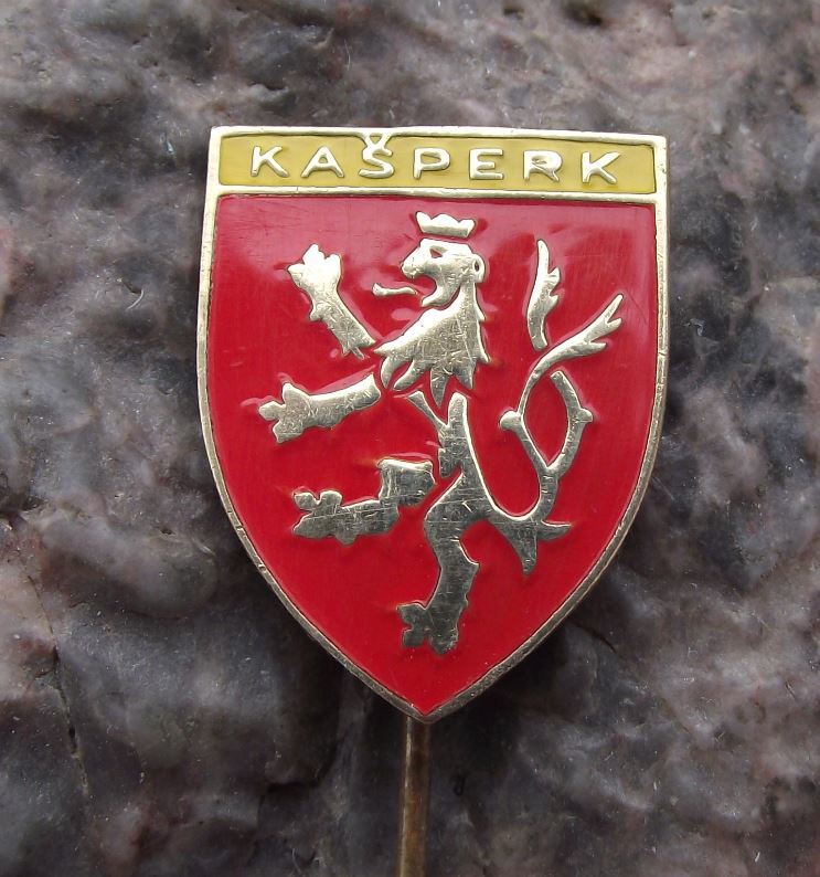 Antique Kasperk Golden Rampant Lion Czech Coat of Arms Heraldic Crest Pin Badge - Badgecrazy