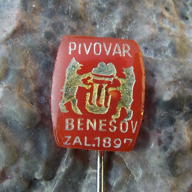 Vintage Benesov Pivovar 1897 Czechoslovakia Brewery Beer Lager Bears Pin Badge - Badgecrazy
