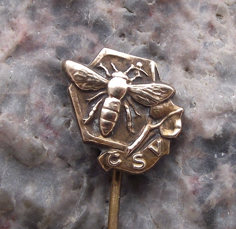 Vintage CSV Czech Honey Bee Keeping Club Apiary Association Pin Badge - Badgecrazy