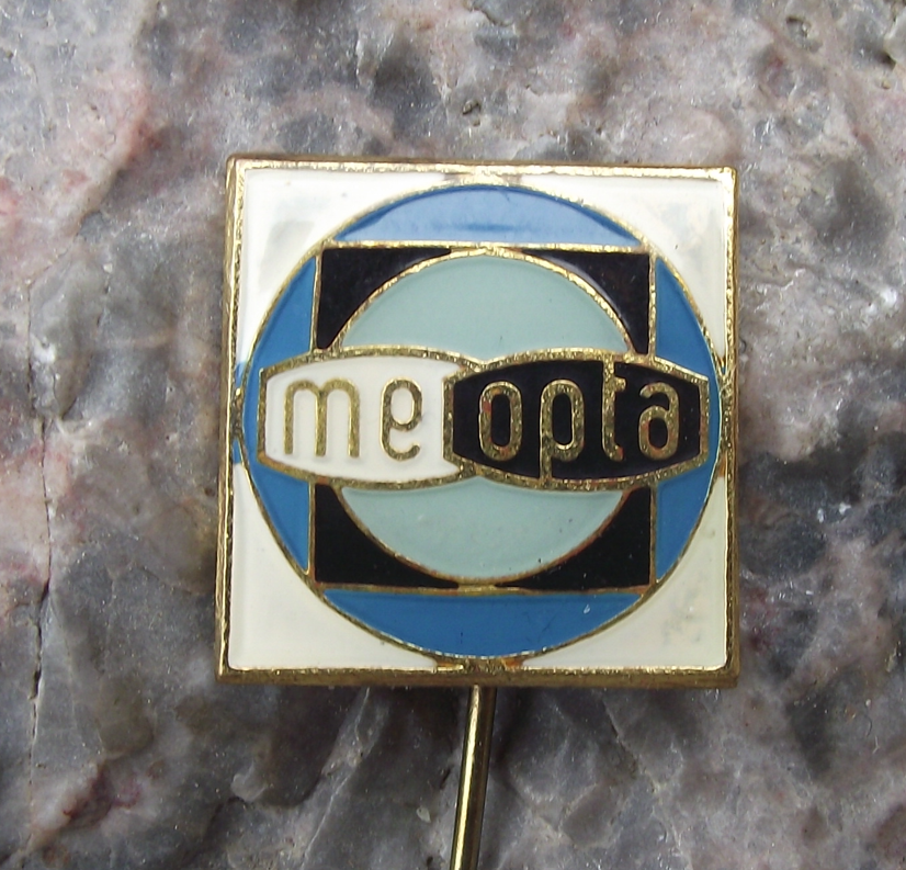 Vintage Meopta Camera Lens Photography & View Master Company Retro Pin Badge - Badgecrazy